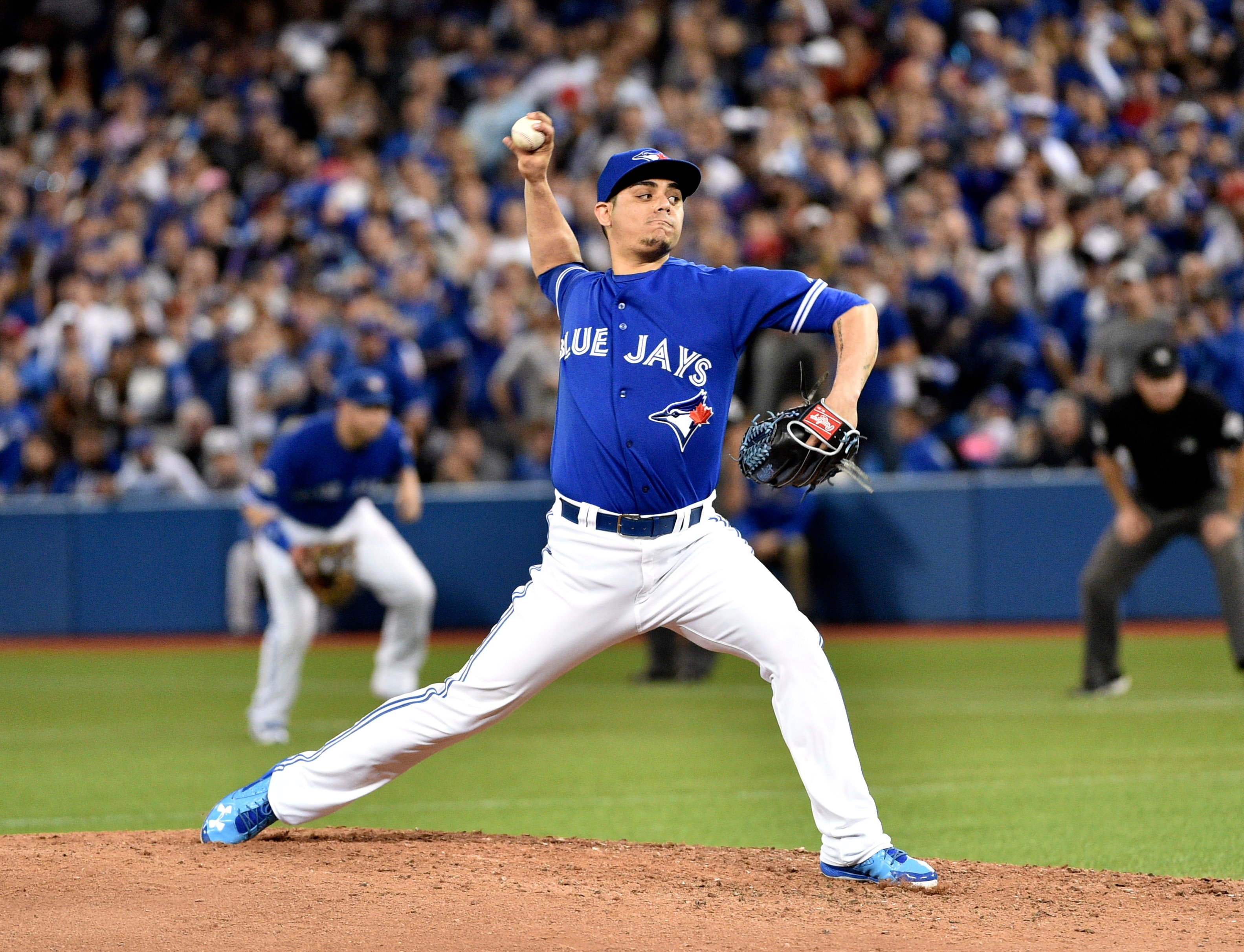 Roberto Osuna is an MLB star and a great athlete influencer endorser.