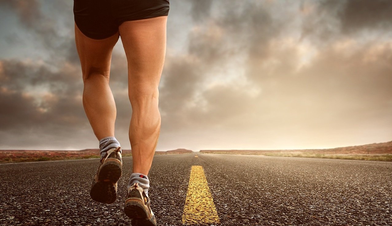 An athlete running. CBD can be very beneficial for runners and other athletes.