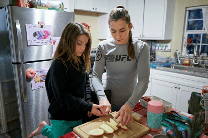 Montana De La Rosa and her daughter Zaylyn.